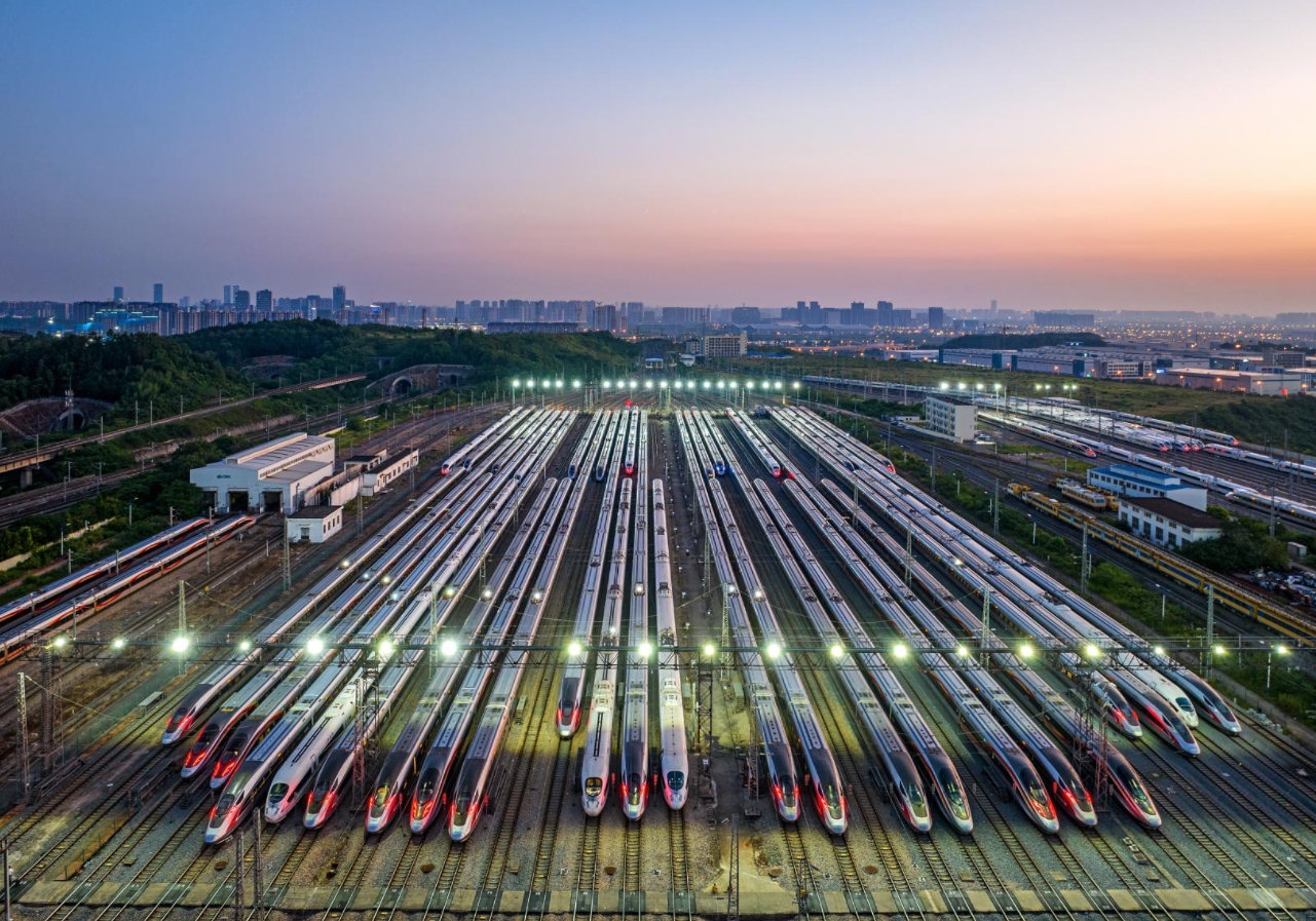 心向暖陽，步履生花